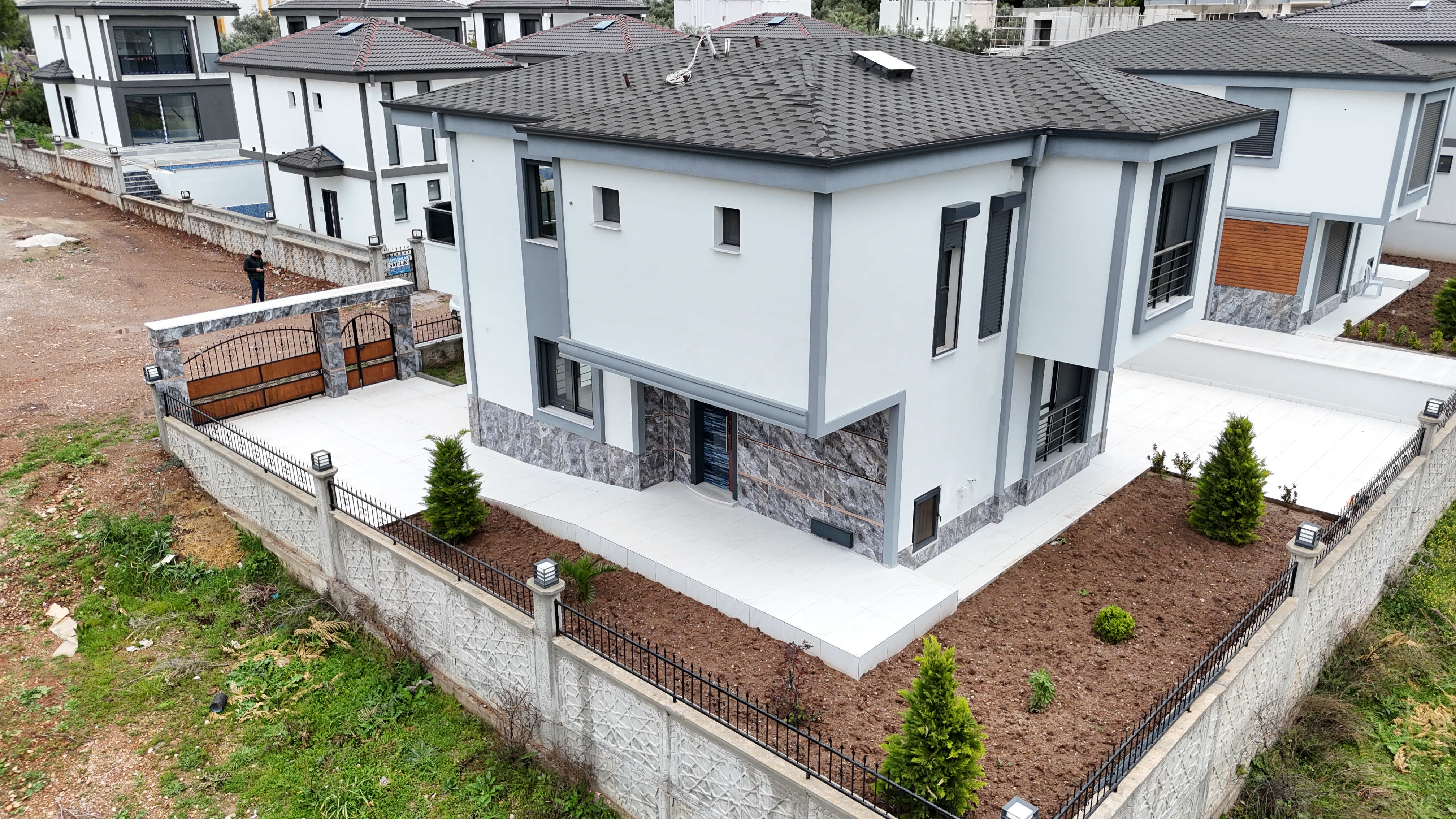 DİDİM AKBÜKTE SATILIK ZEMİNDE YATAK ODALI 4+1 HAVUZLU VİLLA 5